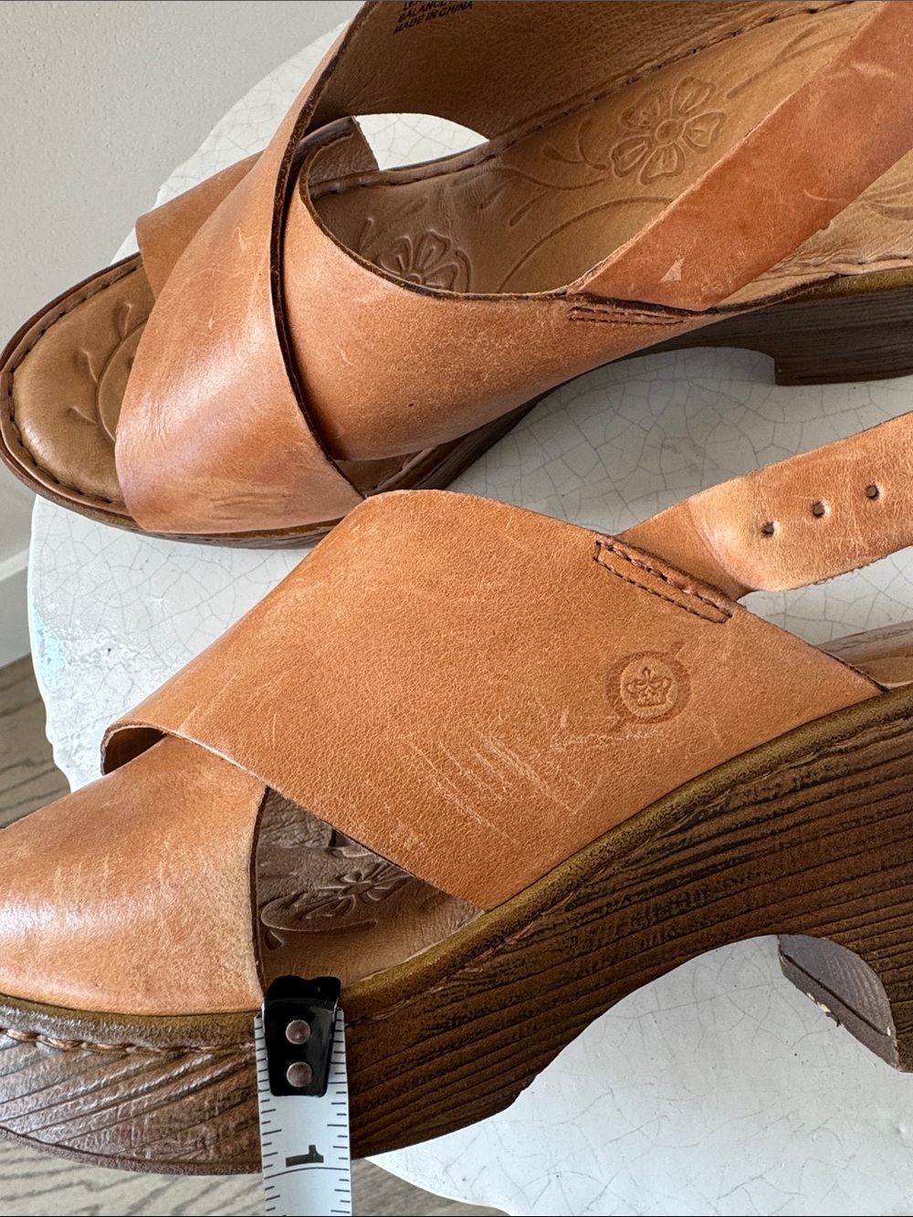 Born Women's Tan Camel Leather Crossover Slingback Sandals Platform Size 10 EUC - Picture 7 of 12